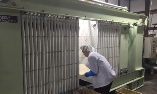 上槽　自動圧搾機